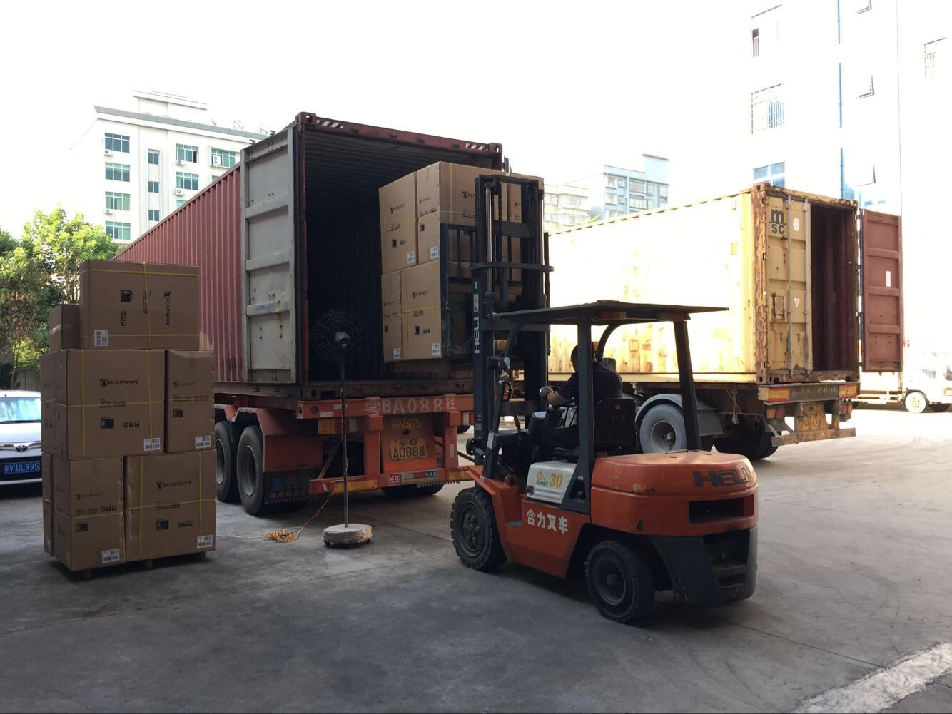 Hoy en día, los tres contenedores de exportación de nuestro teclado se envían...